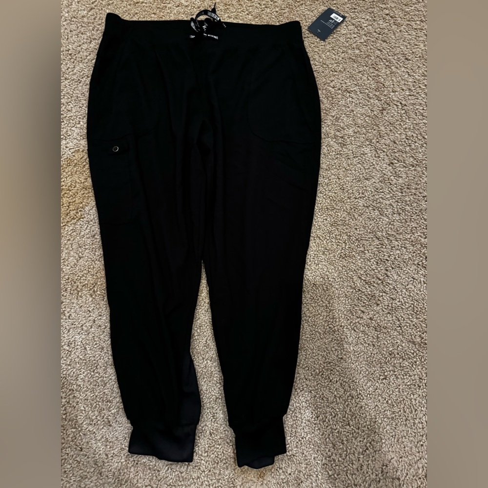 MedCouture Jogger Scrubs